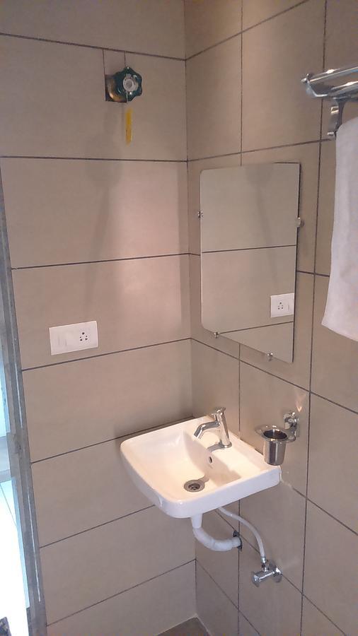 Hotel Apple Residency Pātan Exteriér fotografie