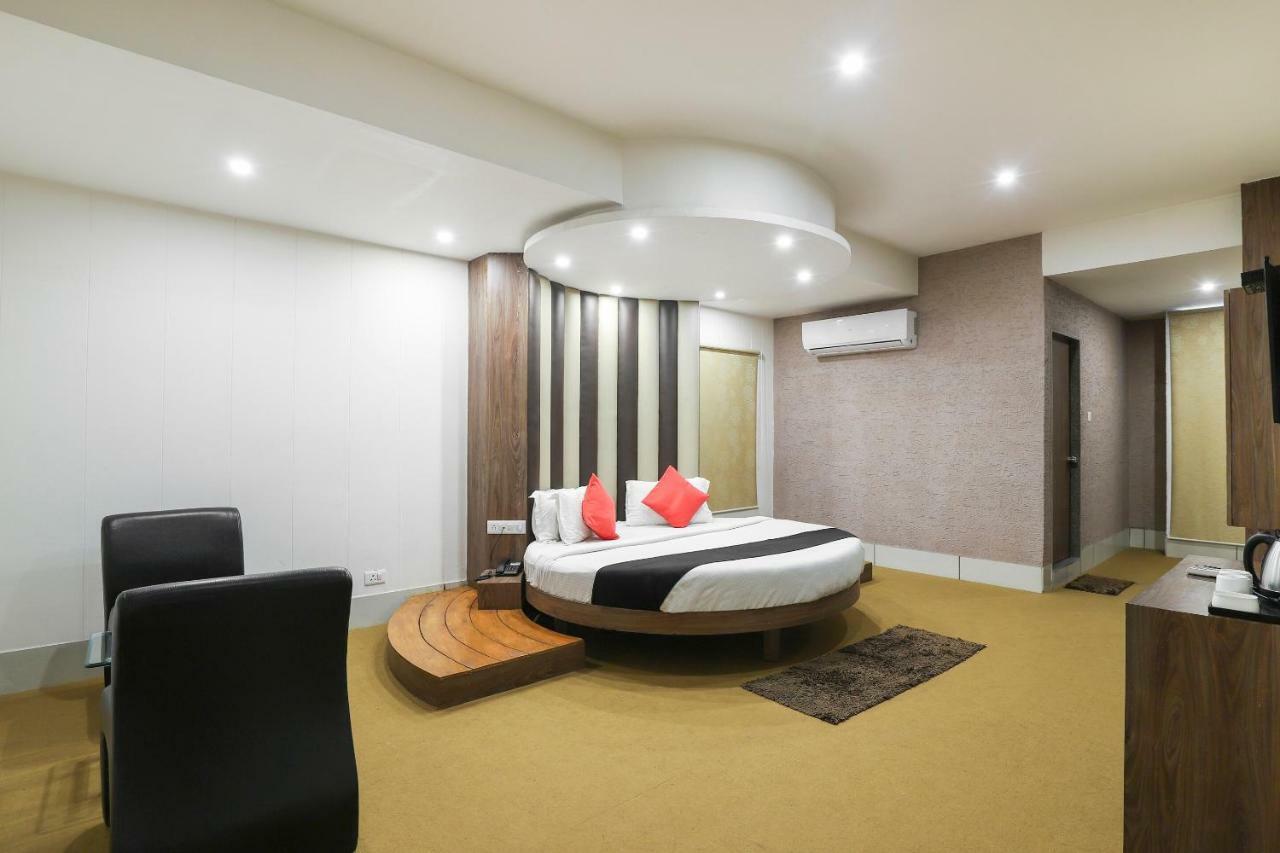 Hotel Apple Residency Pātan Exteriér fotografie