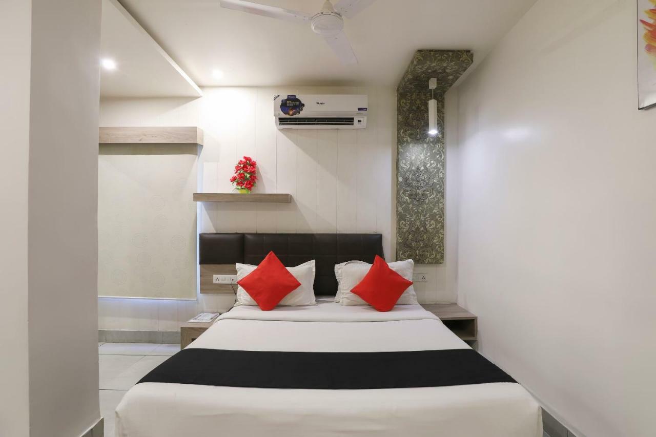 Hotel Apple Residency Pātan Exteriér fotografie