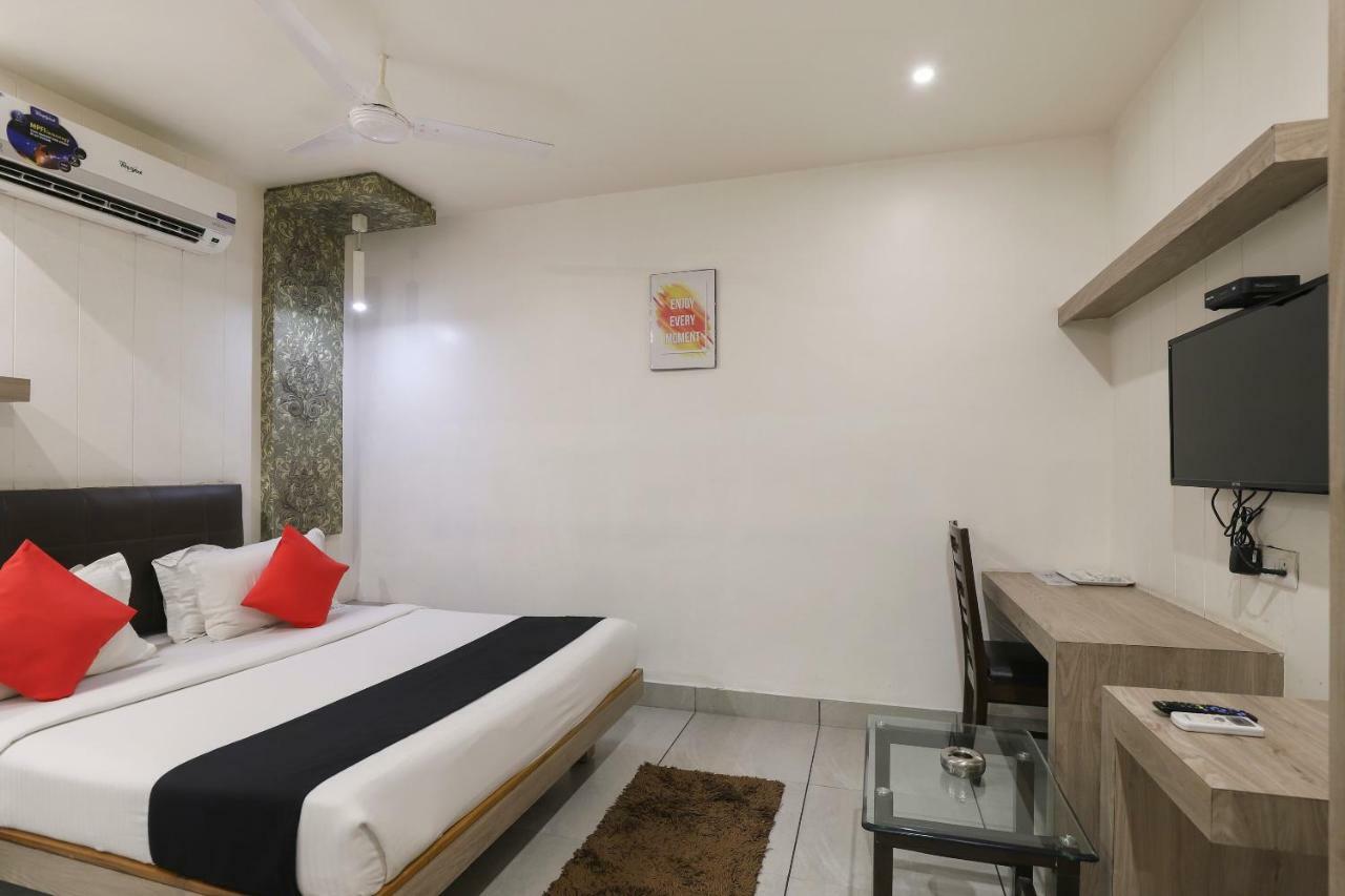 Hotel Apple Residency Pātan Exteriér fotografie