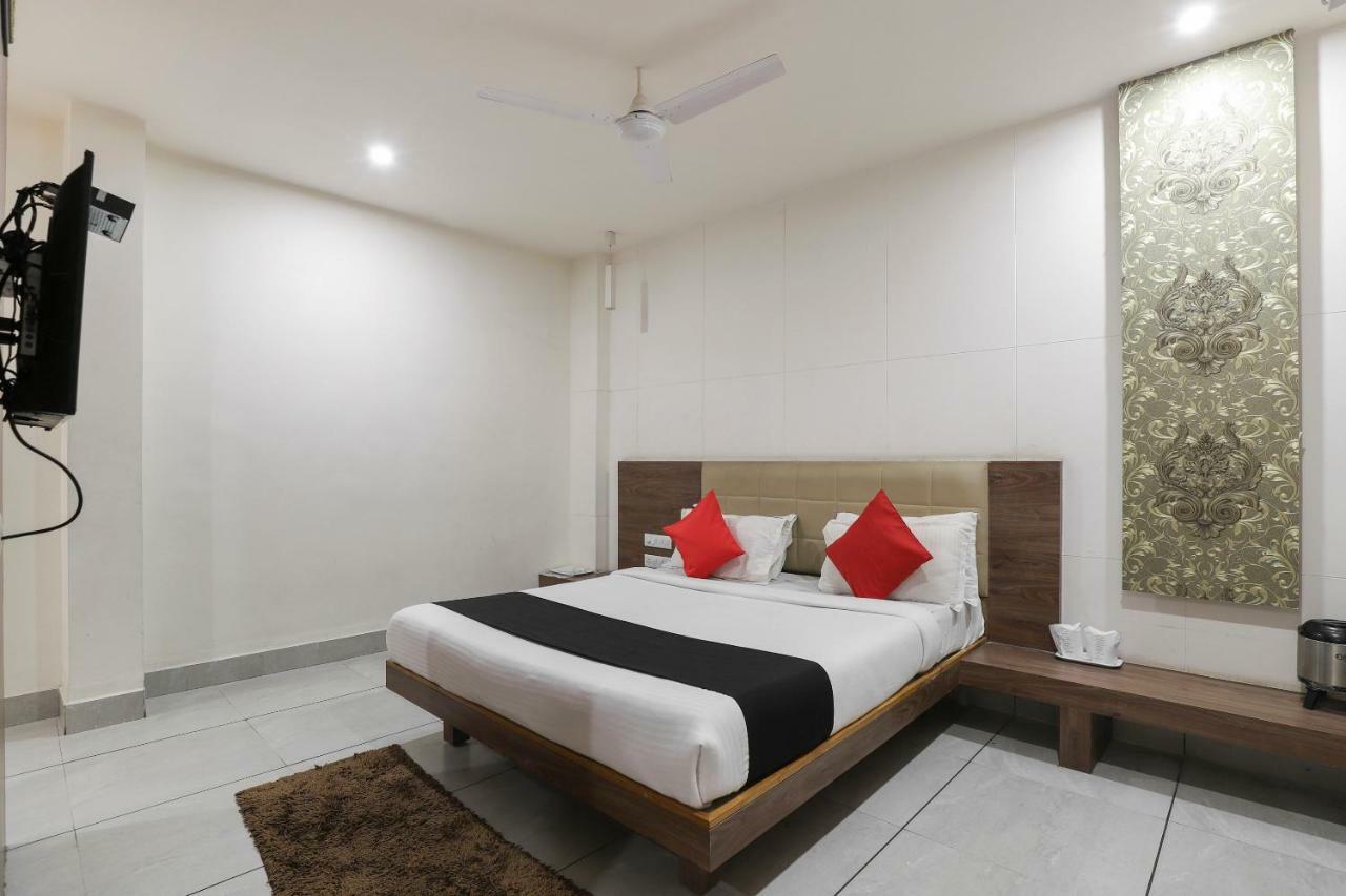 Hotel Apple Residency Pātan Exteriér fotografie