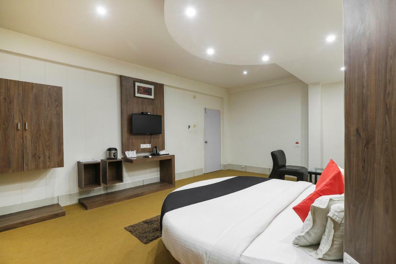 Hotel Apple Residency Pātan Exteriér fotografie