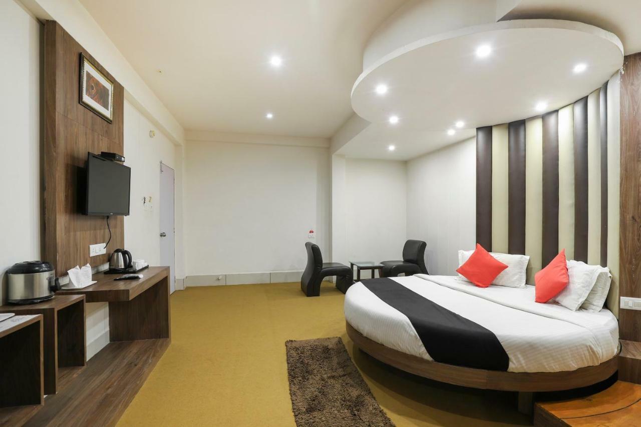 Hotel Apple Residency Pātan Exteriér fotografie